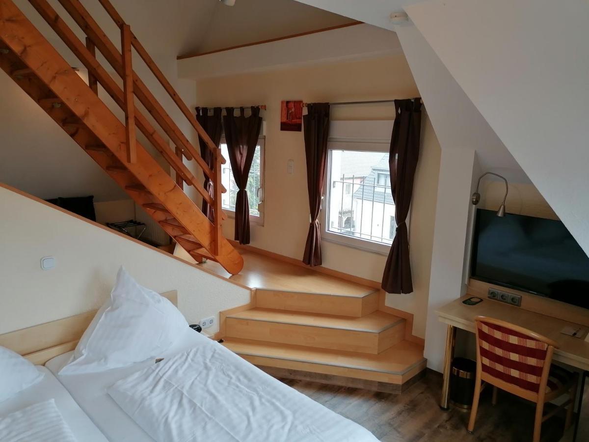 Landgasthof Niebler Adelsdorf Extérieur photo
