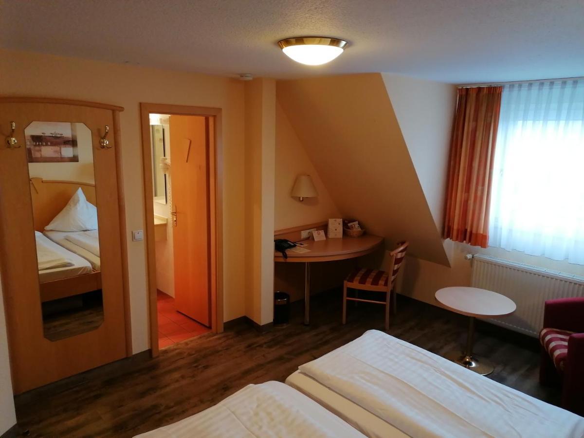 Landgasthof Niebler Adelsdorf Extérieur photo