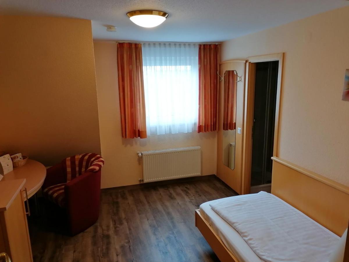 Landgasthof Niebler Adelsdorf Extérieur photo