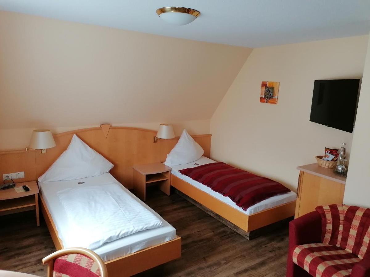 Landgasthof Niebler Adelsdorf Extérieur photo