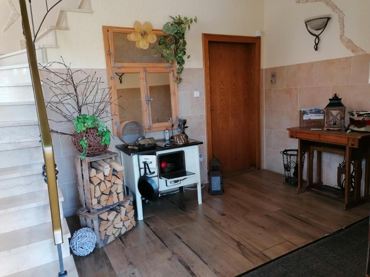 Landgasthof Niebler Adelsdorf Extérieur photo