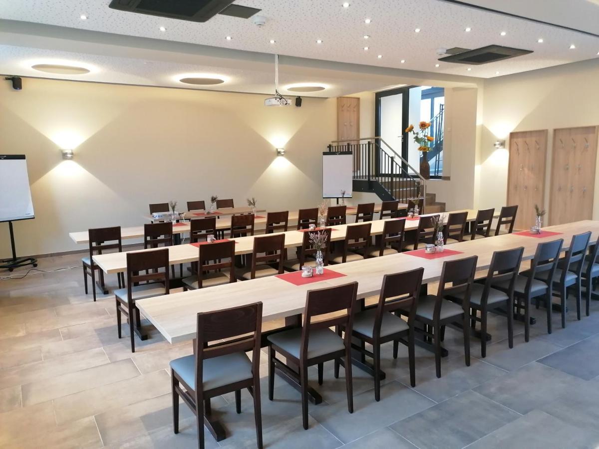 Landgasthof Niebler Adelsdorf Extérieur photo